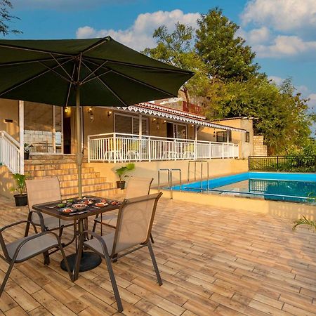 Stayvista'S Harvest Haven - Pool-View Villa With Deck & Machan Near Sula Nashik Dış mekan fotoğraf